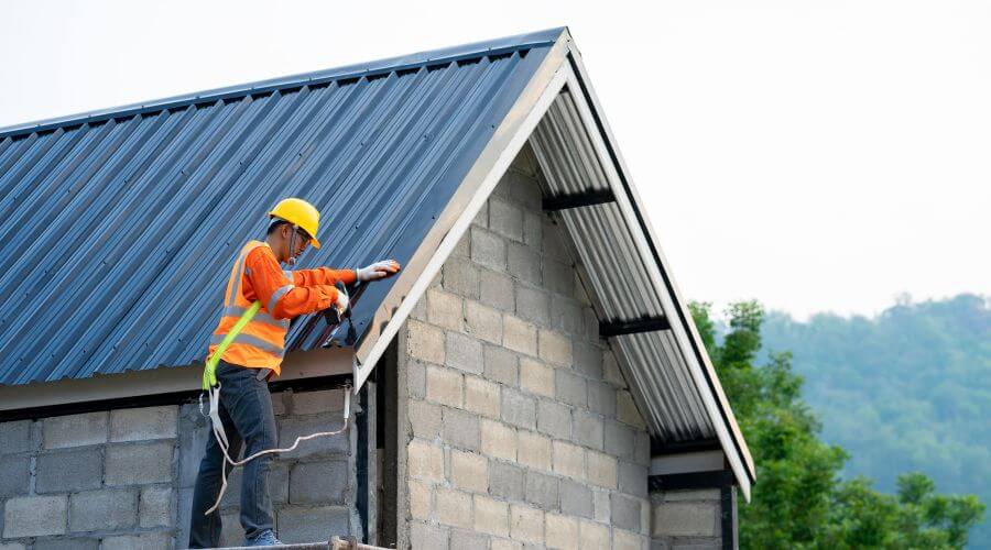 Professional gutter cleaning in West Haven, CT